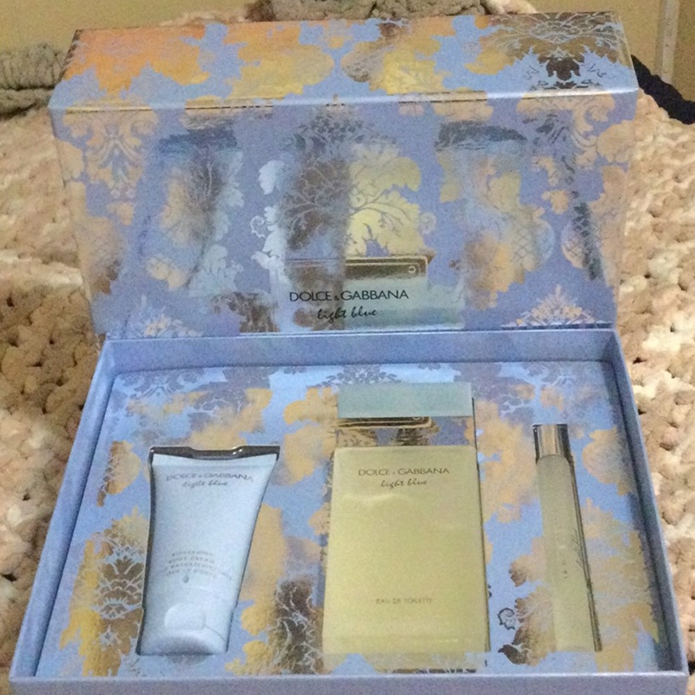 Dolce & Gabbana Light Blue Body Wash Set